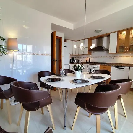 Preciosa Casa Con Terraza R32 By Novadesta *